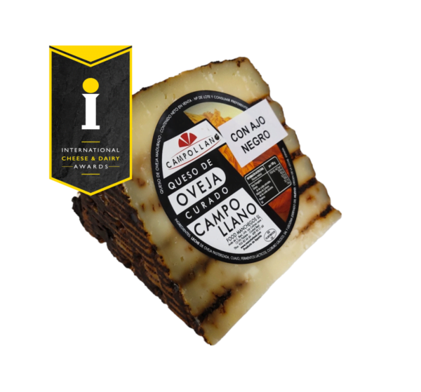 Queso de oveja curado con ajo negro